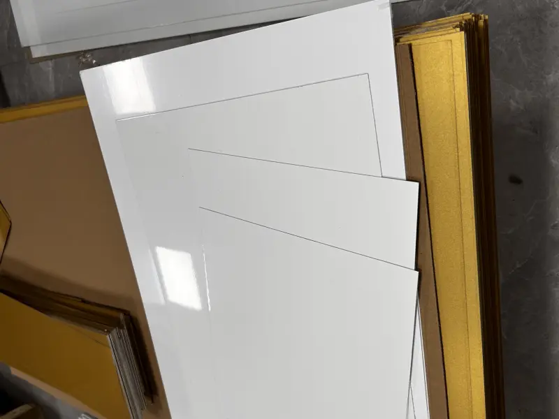 Металлический белый лист для индивидуальной печати