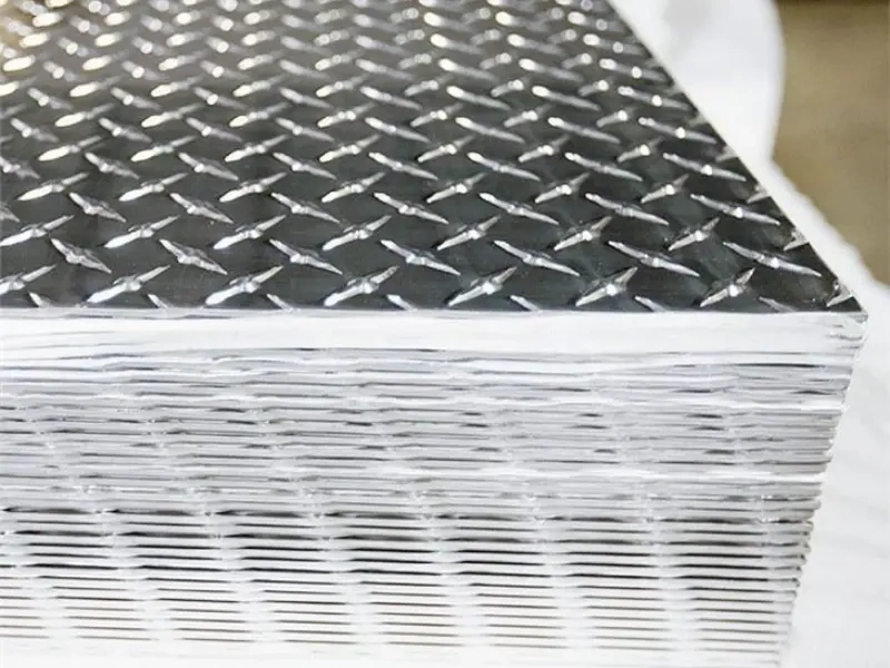 Алюминиевый рифленый лист